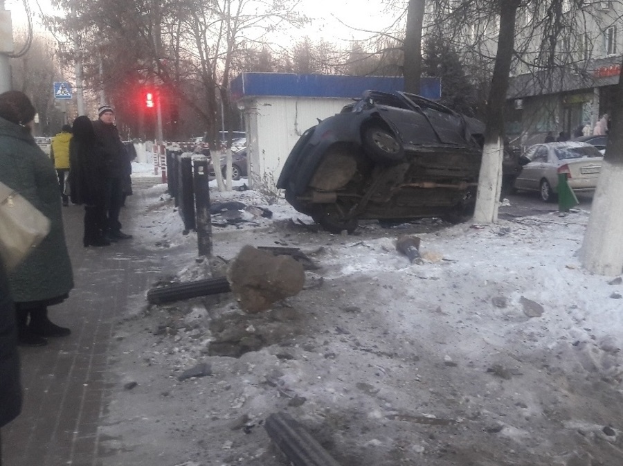 В жутком ДТП на Кургане Бессмертия в Брянске никто не пострадал