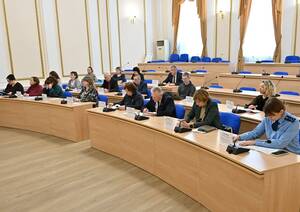 В Брянске поругали работодателей за низкие зарплаты в сфере торговли