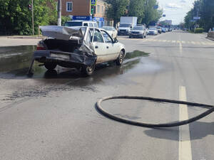 На Станке Димитрова в Брянске внедорожник въехал в легковушку, выезжали спасатели