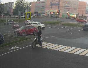 В Брянске трое мотоциклистов устроили ночные гонки 
