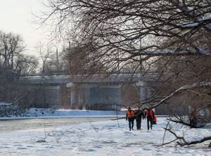Брянцам рассказали, что осложнило происки провалившихся под лёд детей
