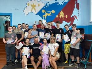 Климовские пауэрлифтеры поддержали акцию «Жми за Россию!»