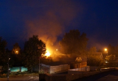 Вечером 1 сентября в Клинцах тушили пожар в заброшенном доме