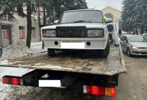 Пять автомобилей эвакуировали в ходе рейда «Парковка» в центре Брянска