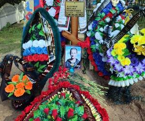 В Навлинском районе простились с погибшим в зоне СВО Михаилом Пахомовым