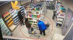 Две брянчанки попались на краже дорогого алкоголя в супермаркете