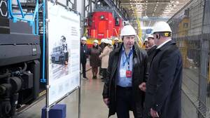 БМЗ показал гостям новые тепловозы