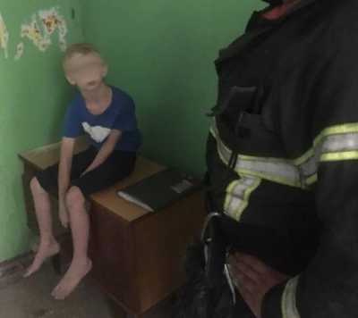 В Брянске спасли гуляющего по крыше пятиэтажки 8-летнего мальчика