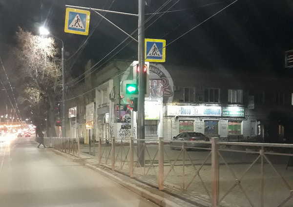 В центре Брянска сняли на фото светофор-невидимку