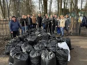 В Брянске на первый общегородской субботник вышли 4140 человек