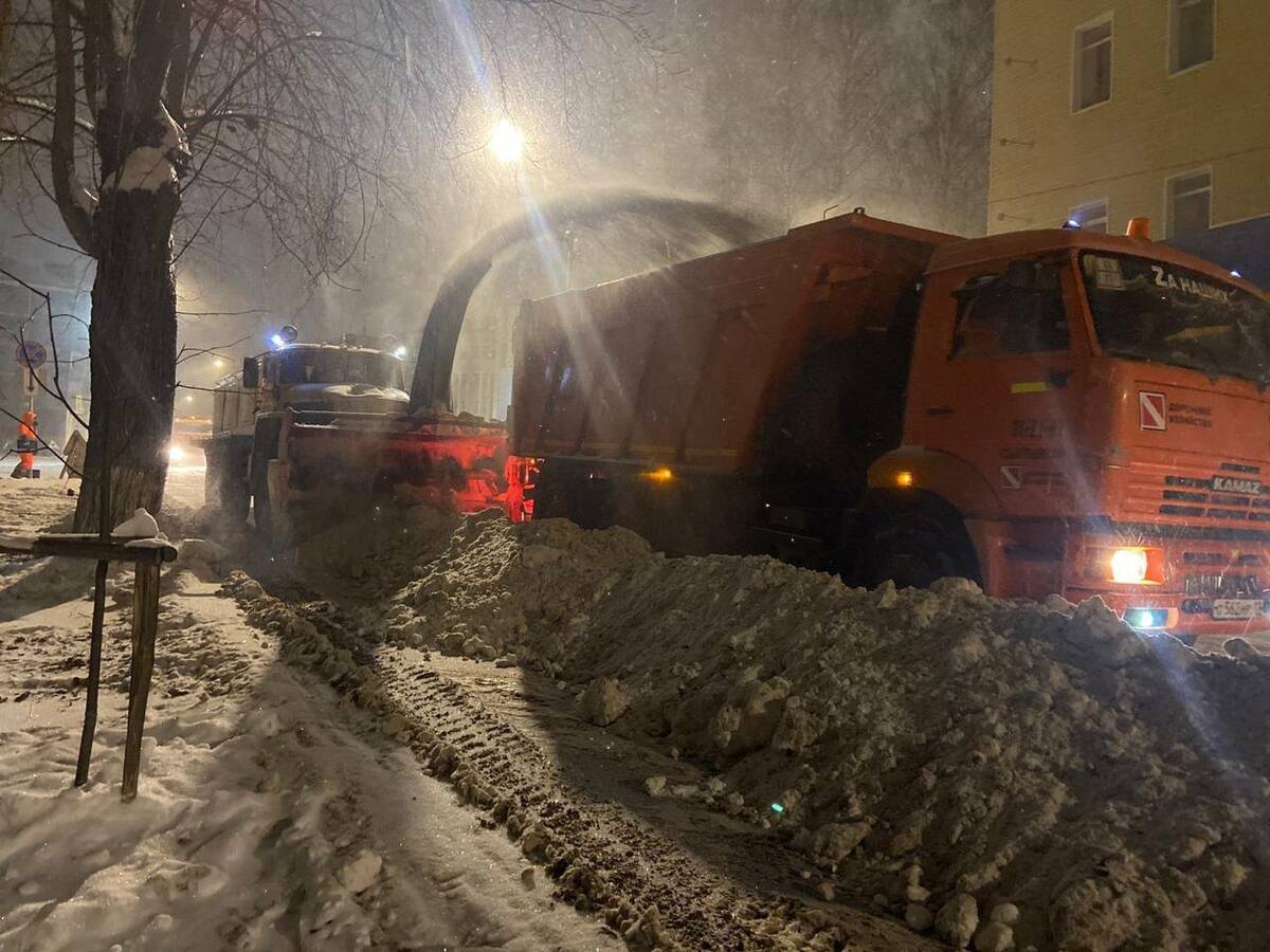 Жителей Жуковки вечером и ночью попросили не парковать машины на  центральных улицах