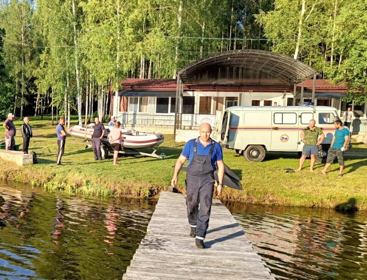 Под Брянском на озере базы отдыха Барсуки утонул мужчина | 25.08.2023 |  Брянск - БезФормата