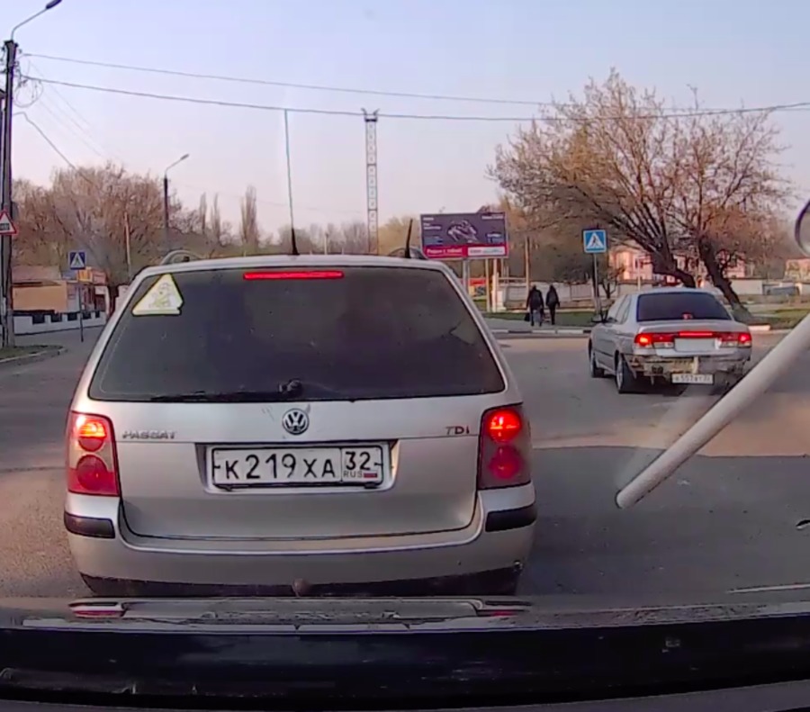 В Брянске по видео наказали наглого водителя разбитого «Nissan»