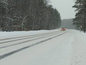 В Климово ликвидируют последствия снегопада