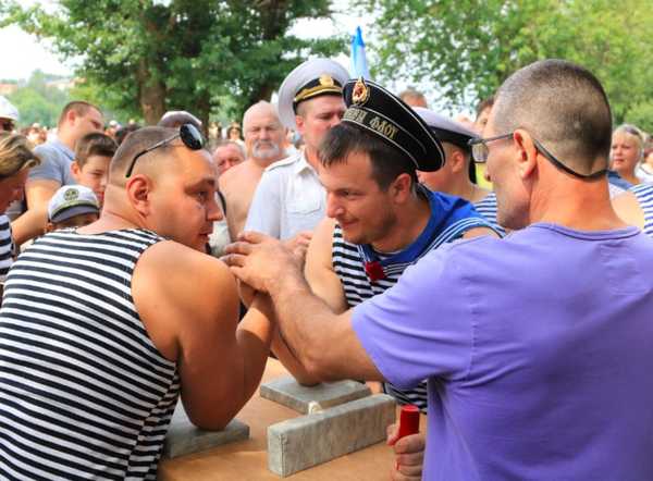 Брянские власти поздравили моряков с Днём ВМФ