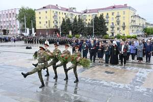 На площади Партизан в Брянске прошел митинг в честь Дня Победы