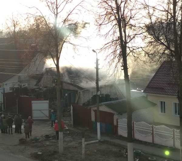 В Брянске тушат пожар на улице Мира