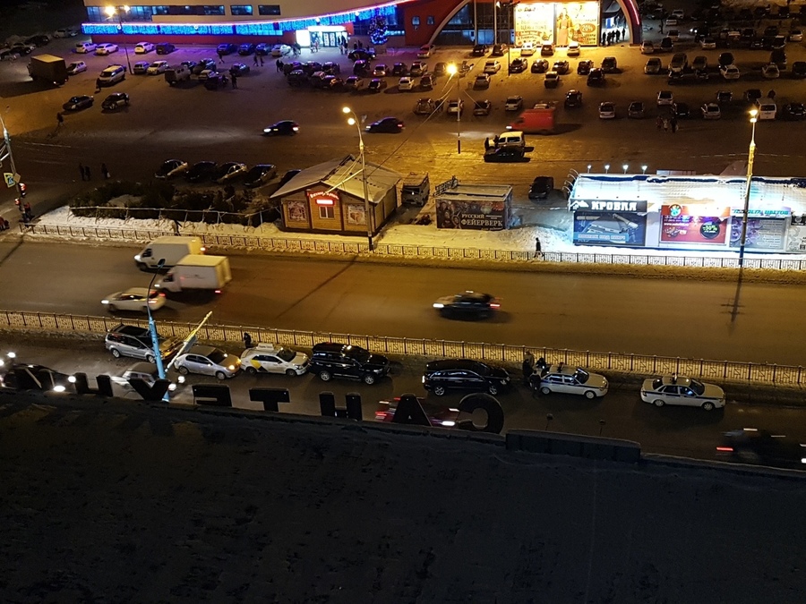Возле гипермаркета «Линия» в Брянске случилось массовое ДТП