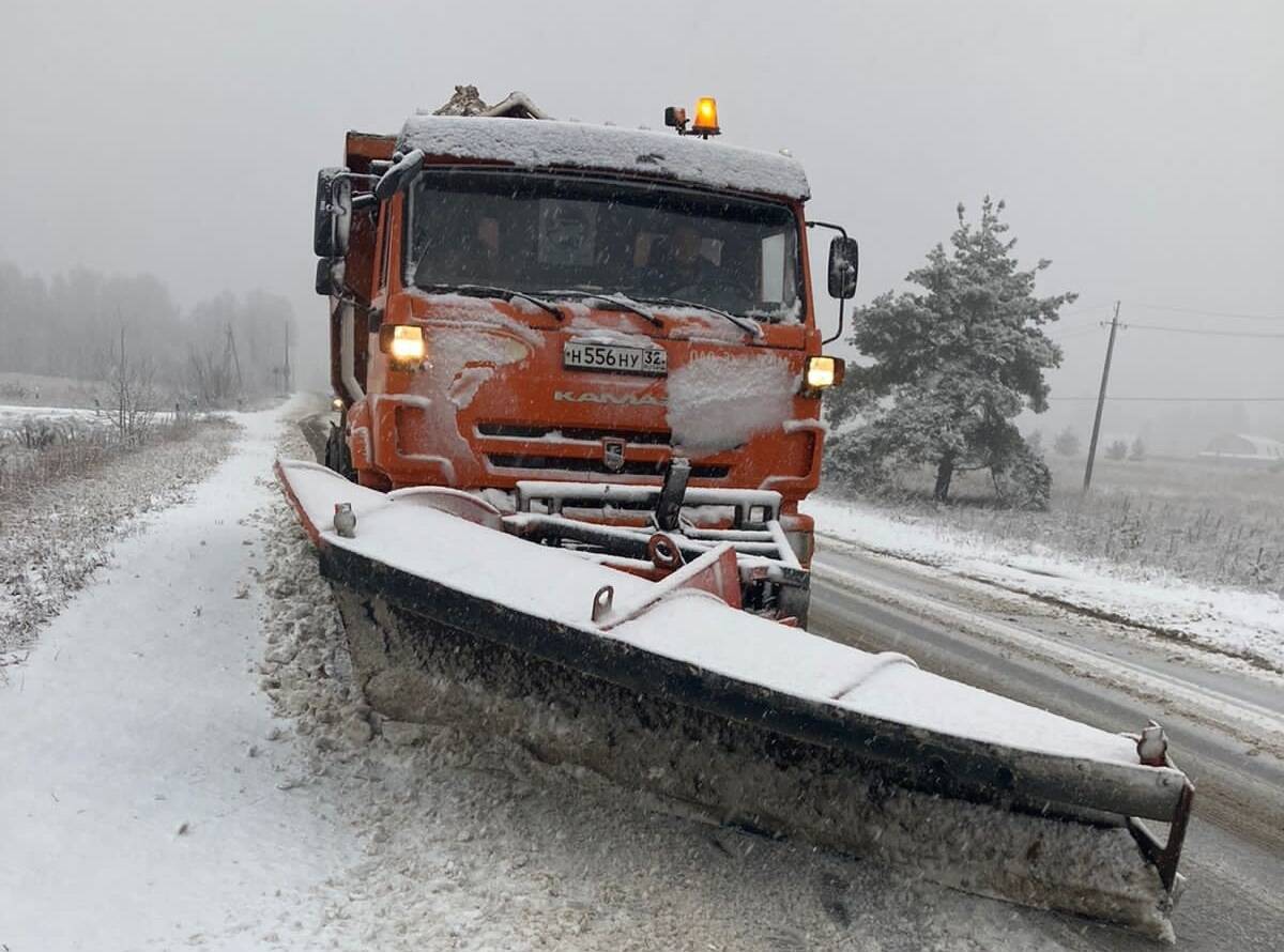 В Брянской области за сутки от снега очистили 4105 километров дорог