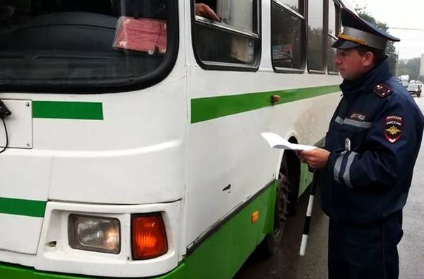 В Брянске сотрудники ГИБДД устроили облаву на водителей автобусов