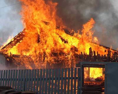 В Брянской области ночью сгорели 2 бани