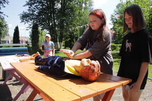 Сотрудники брянского филиала «Россети Центр» рассказали о правилах электробезопасности детям, отдыхающим в загородном лагере «Ровесник»