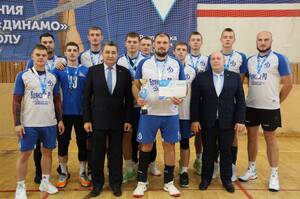 Брянские полицейские взяли бронзу волейбольного турнира в Казани