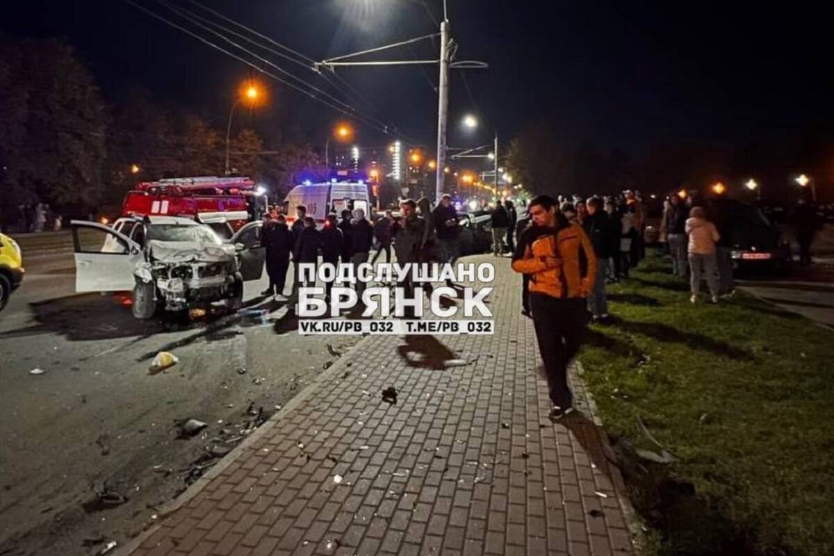 Что произошло в брянской школе. ДТП В Брянске вчера на Московском проспекте. Автоавария в Брянске вчера.