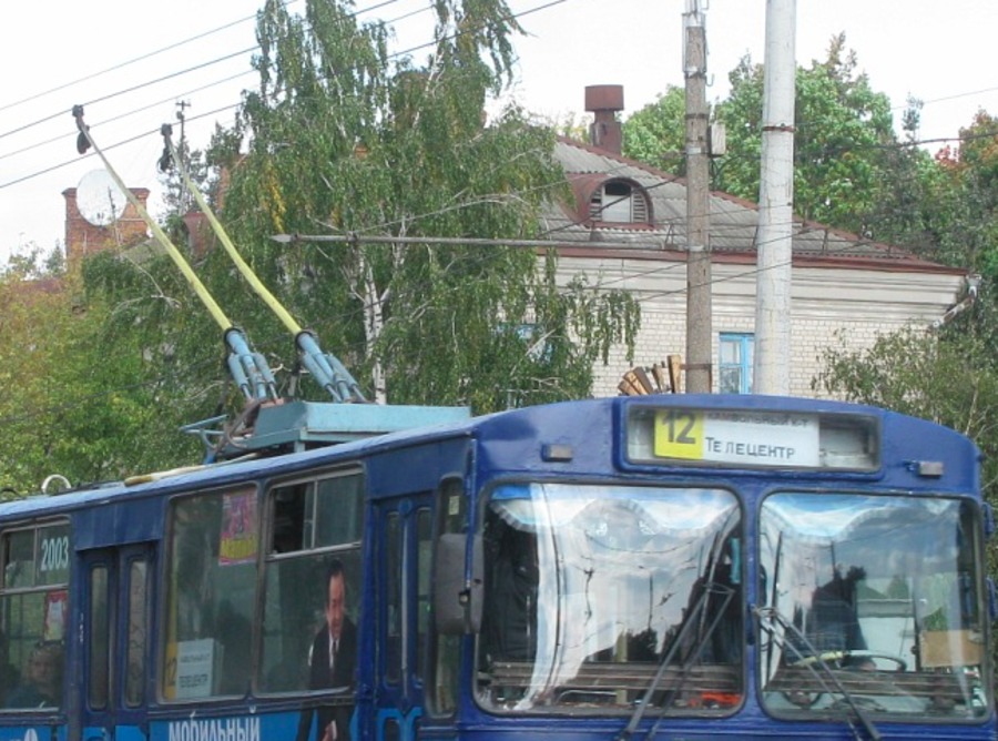 В Брянске водитель троллейбуса №12 уронил 80-летнего пенсионера