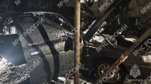 В Брянске ночью загорелся автомобиль на улице Бежицкой