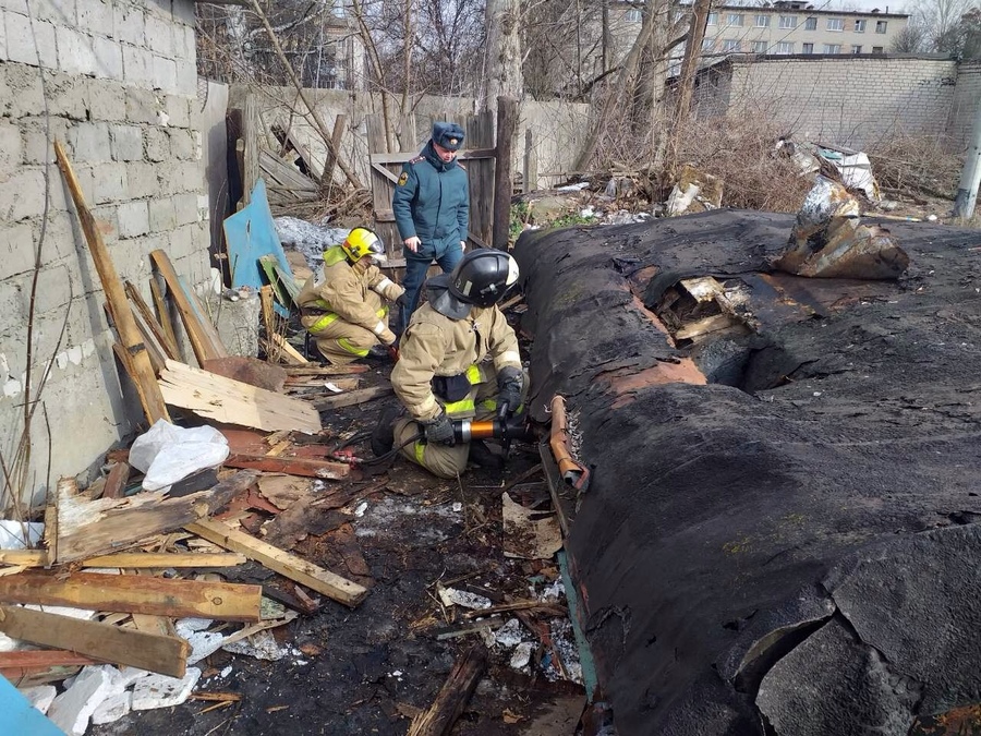 В Брянске из-под завалов рухнувшего сарая спасли 9-летнего мальчика