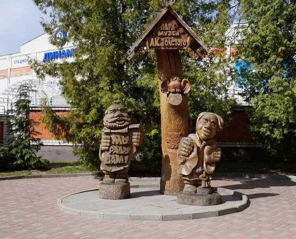 Брянцев пригласили на пешеходную экскурсию «Деревянная сказка»