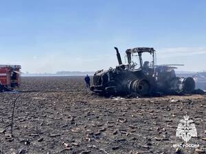 При пожаре в сельхозтехнике в Комаричском районе пострадал человек