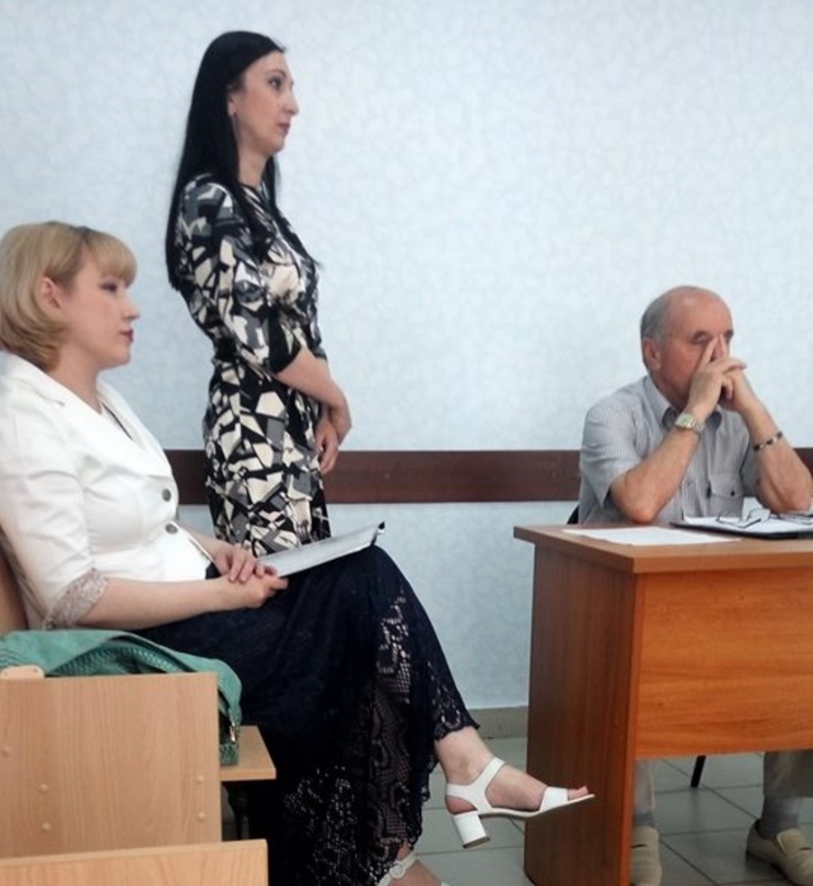 В Брянске судят делавшую селфи с младенцами сотрудницу Перинатального центра
