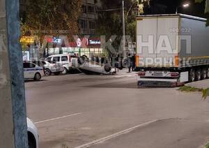 В Брянске на улице Камозина перевернулся легковой автомобиль