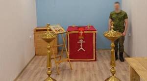 На передовой в Климовском районе бойцы создали блиндажный храм