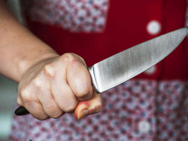 Пьяная женщина в Брянске 184 раза ударила ножом свою мать