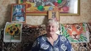 Пожилая брянчанка более 50 лет хранит секреты народной вышивки