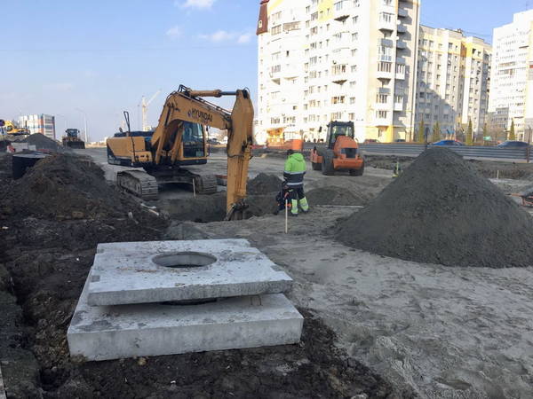 В Брянске строят без выходных дорогу на улице Советской 
