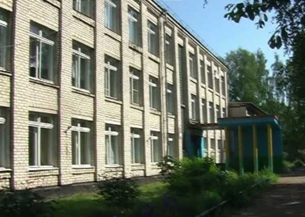 В Новозыбковском районе отремонтируют два школьных спортзала