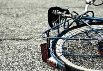 Во Мглине 11-летняя велосипедистка врезалась в ВАЗ и сломала ногу