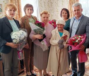 Брянская долгожительница Нина Нечаевская отметила 100-летний юбилей