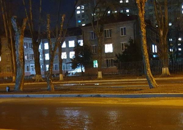 Брянцы пожаловались на потоп у детской поликлиники на Володарке