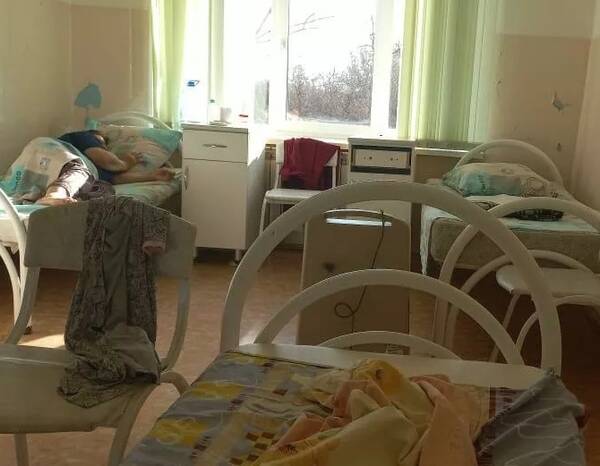  В брянском коронавирусном госпитале объяснили полчища тараканов в палате