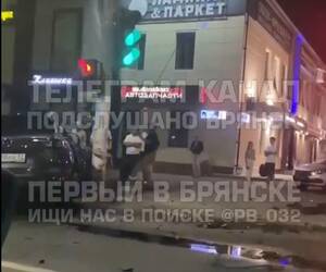 В Брянске на проспекте Станке Димитрова жестко столкнулись кроссовер и маршрутка