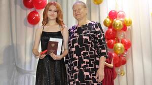 В Новозыбковском педколледже  выпускница получила медаль за отличную учебу