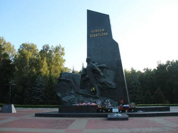 Обновлённый памятник воинам-водителям под Брянском откроют 25 октября