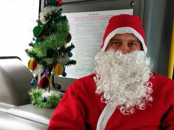 На брянском автобусе катается Дед Мороз