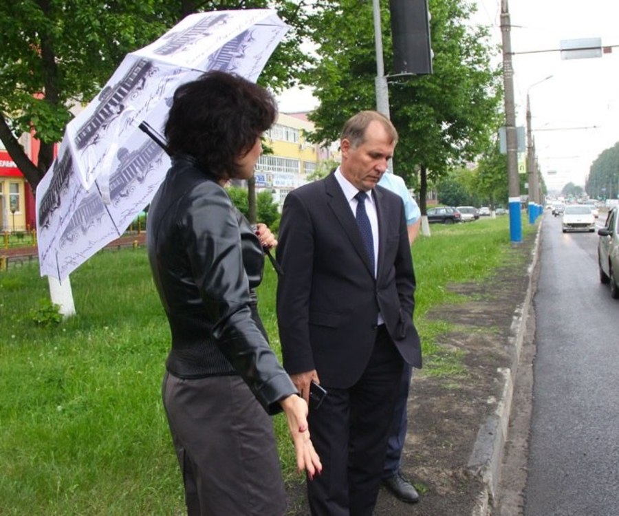 Мэр Брянска Макаров проверил гарантийный ремонт дорог