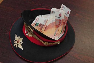 В Унече адвокат попалась на взятке борцу с коррупцией